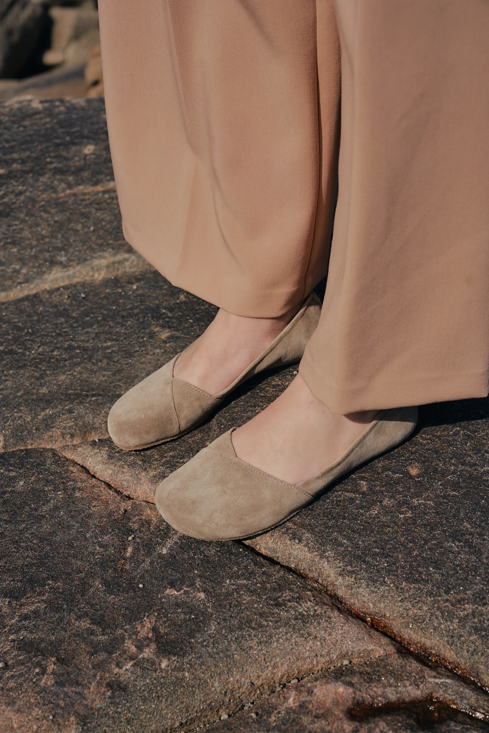 Босоногие балетки Shapen PEONY Suede — бежевый (замша) — фото 1 из 15